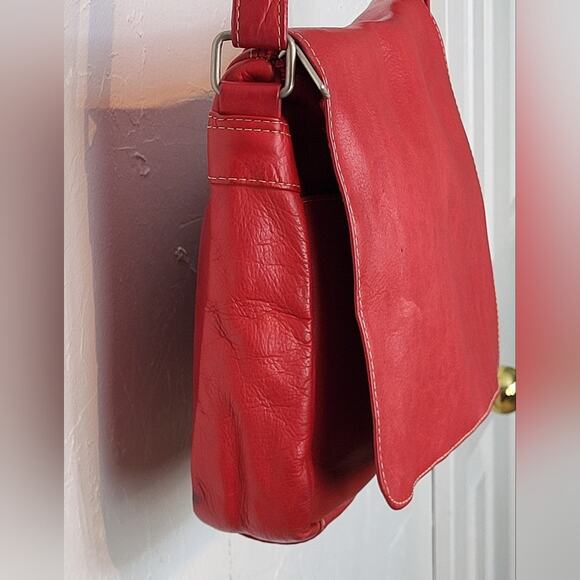Le Donna Full Flap Over Red Leather Cross Over/ Shoulder Bag - Picture 6 of 16